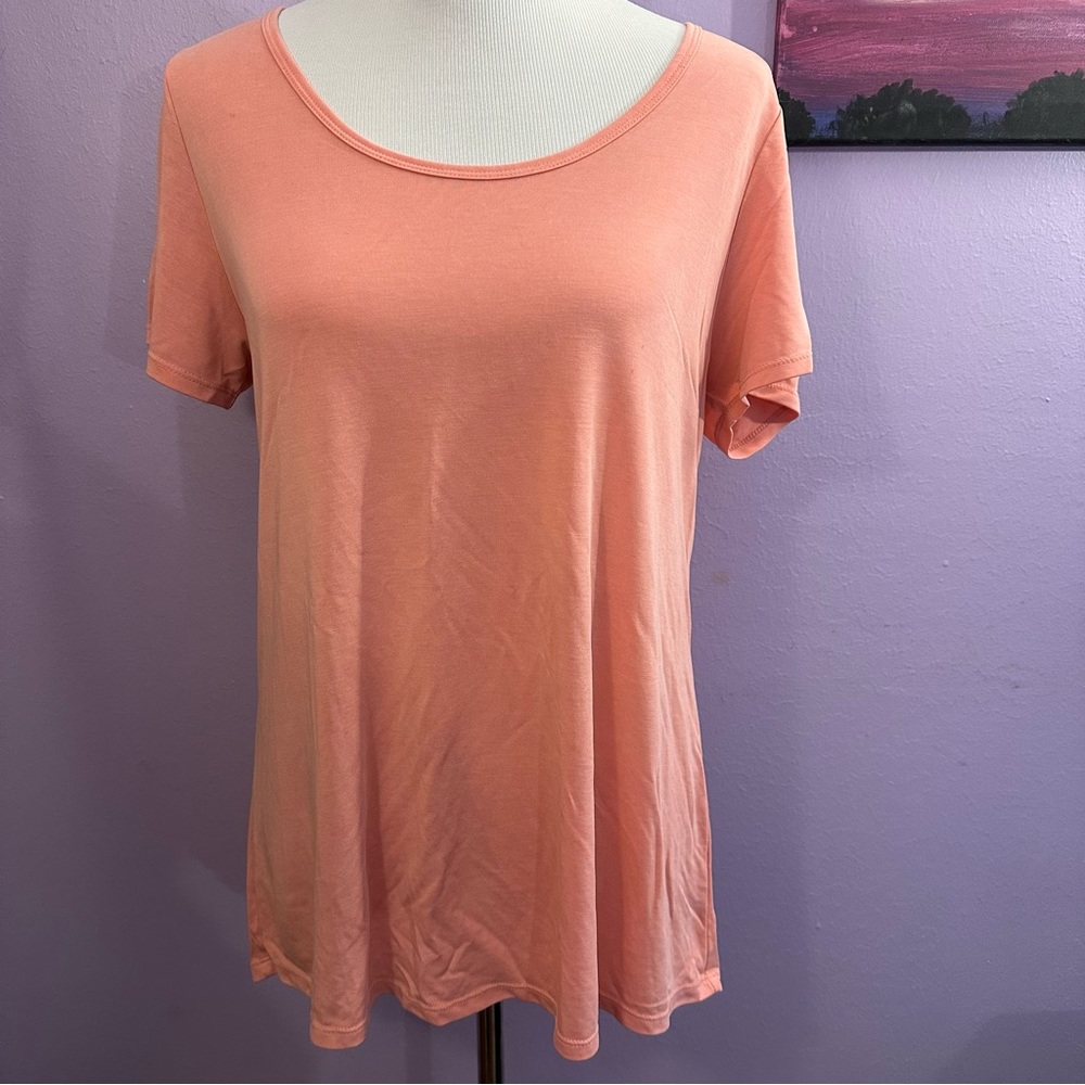 LuLaRoe coral tshirt